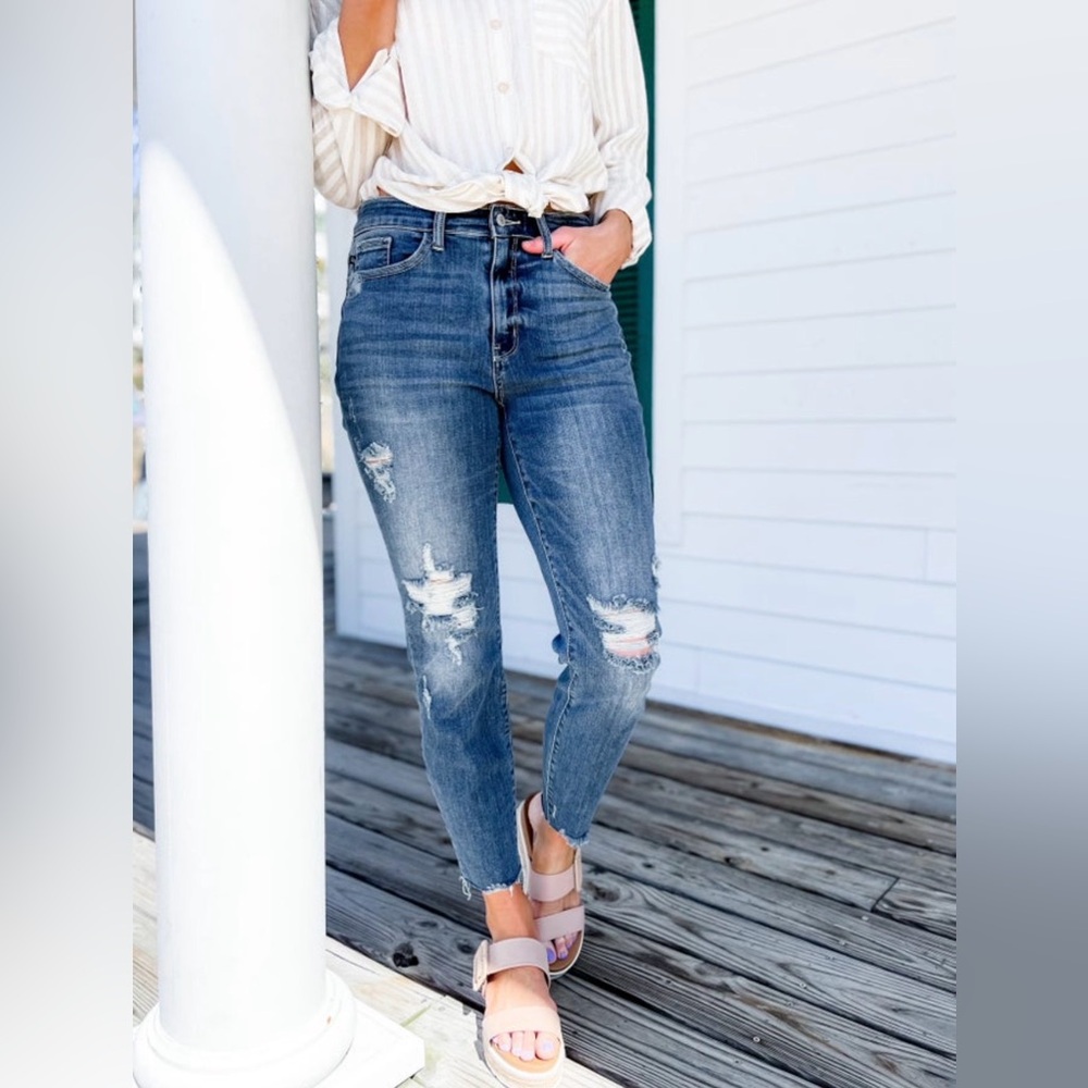 New Judy Blue Here Comes The Sun Medium Wash High Rise Distressed Relaxed Fit - Picture 6 of 13